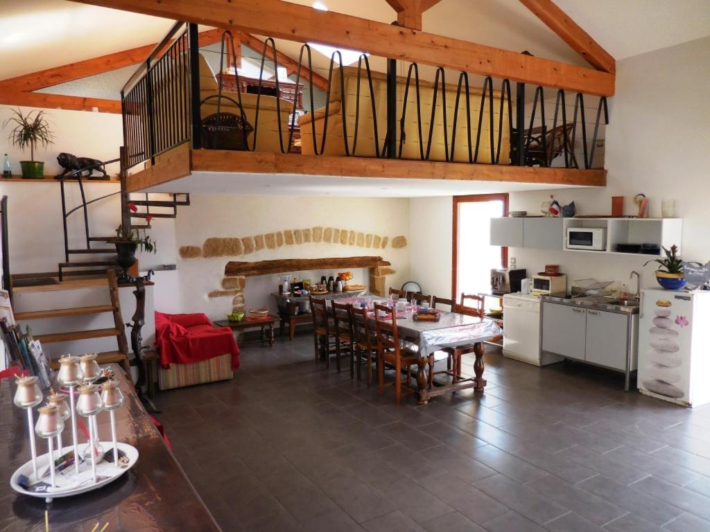 Maison D'Hotes Des 2 Chenes Bessenay ภายนอก รูปภาพ